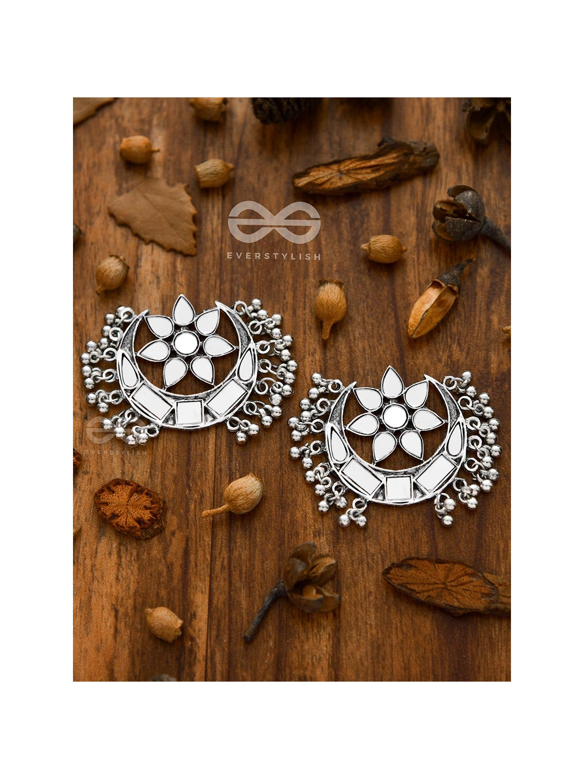 The Shimmery Eclipse - Set of Mirror Earrings and Neckpiece