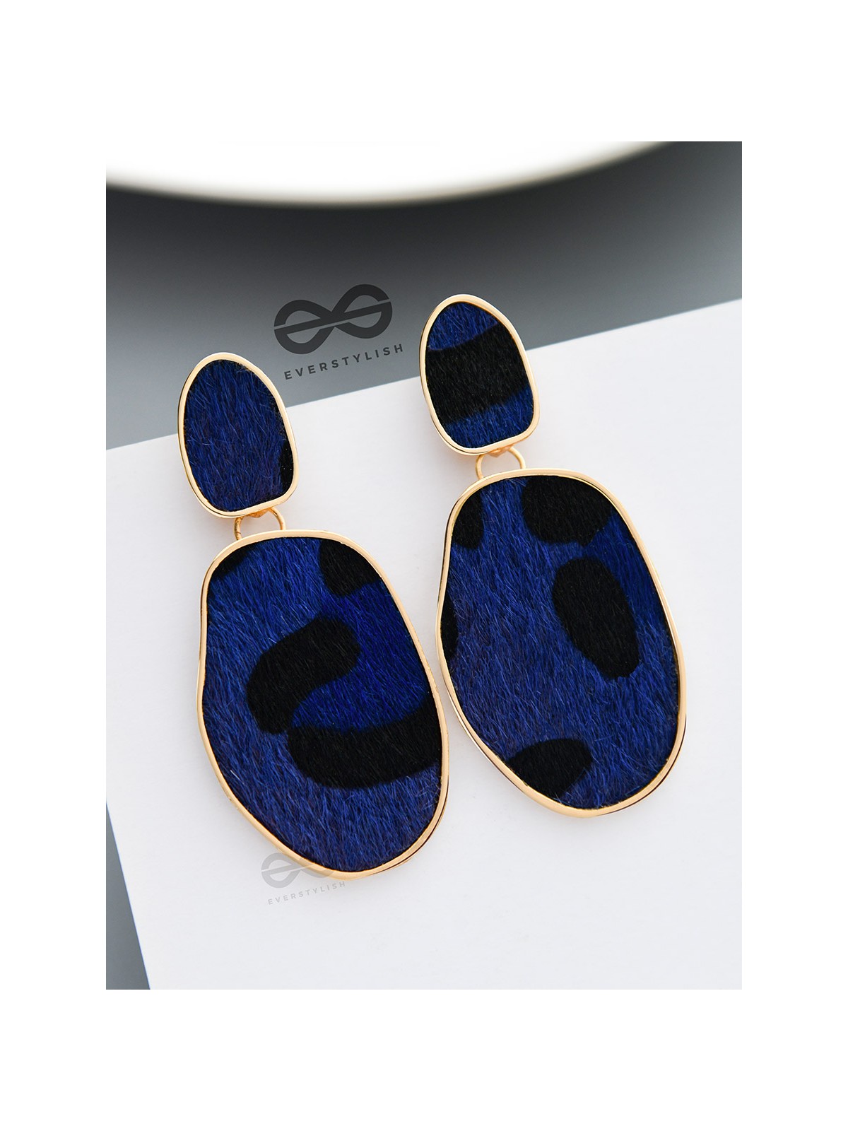 The Chic Leopards - Golden Dangler Earrings (Royal Blue)