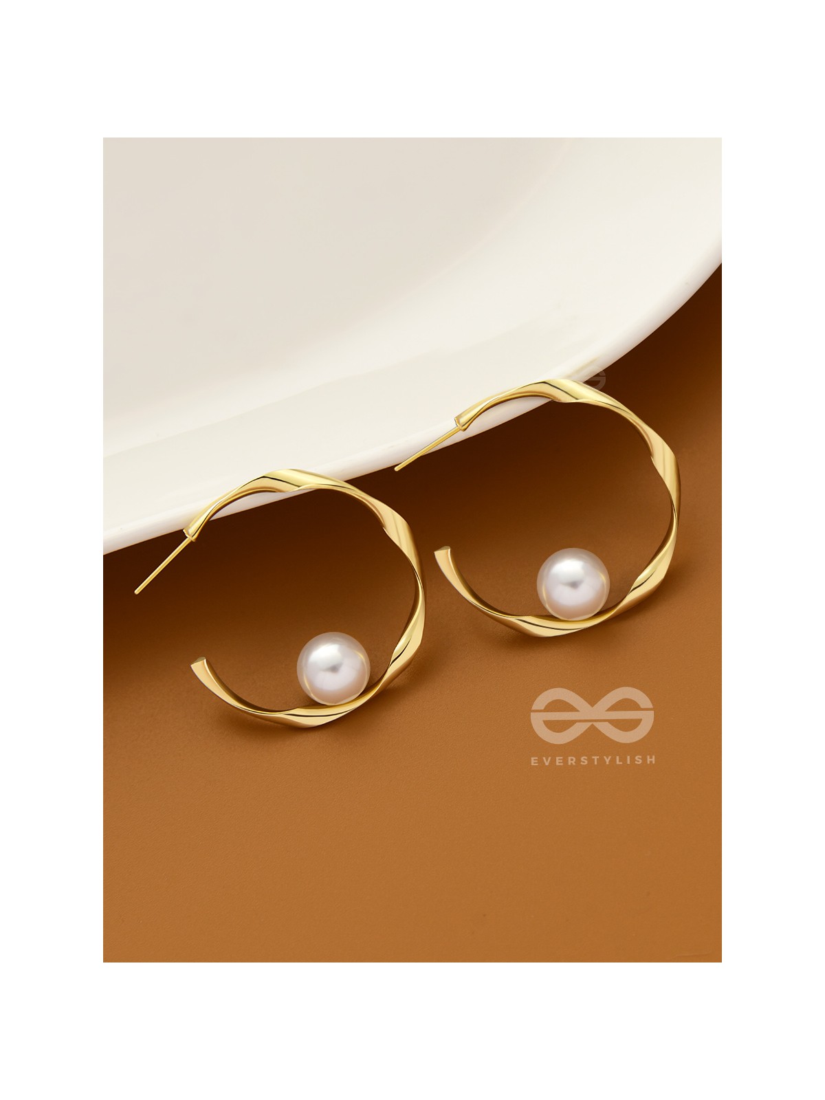 The Alluring Twists - Golden Pearl Hoops