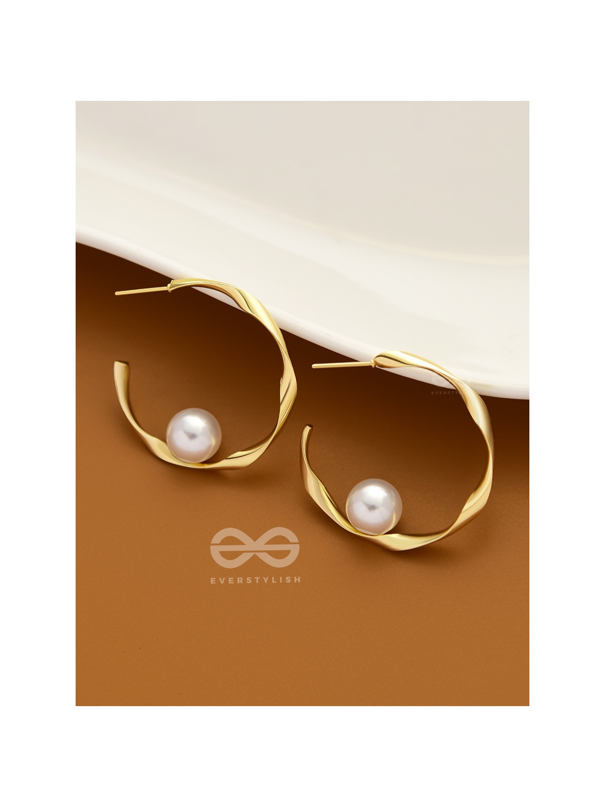 The Alluring Twists - Golden Pearl Hoops