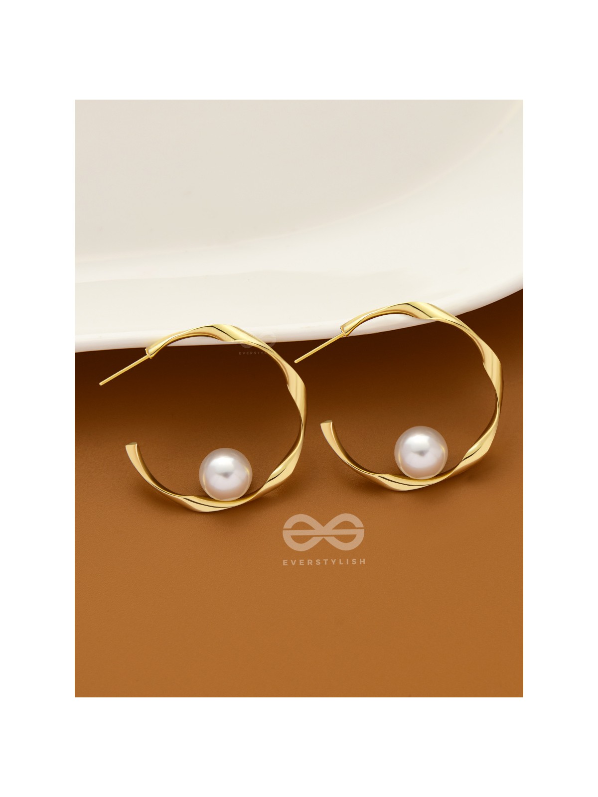 The Alluring Twists - Golden Pearl Hoops