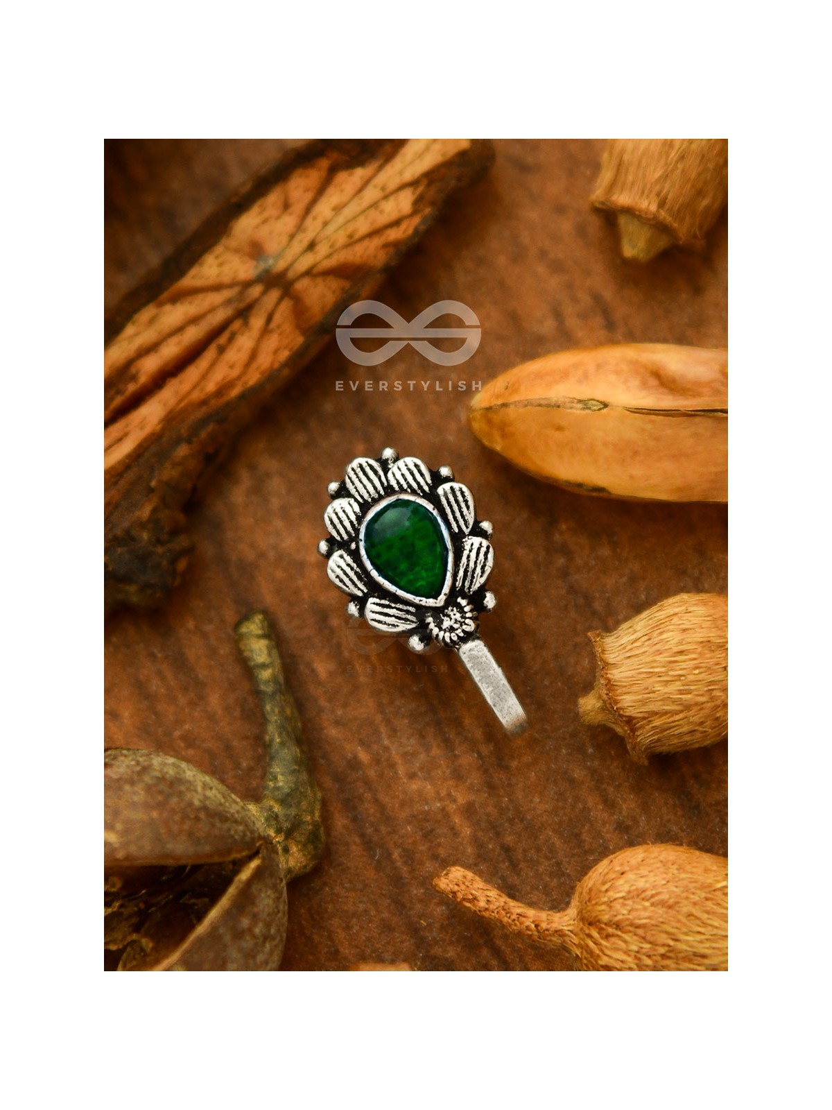 The Aztec Autumn Leaf - Oxidised Boho Nosepin (Green)