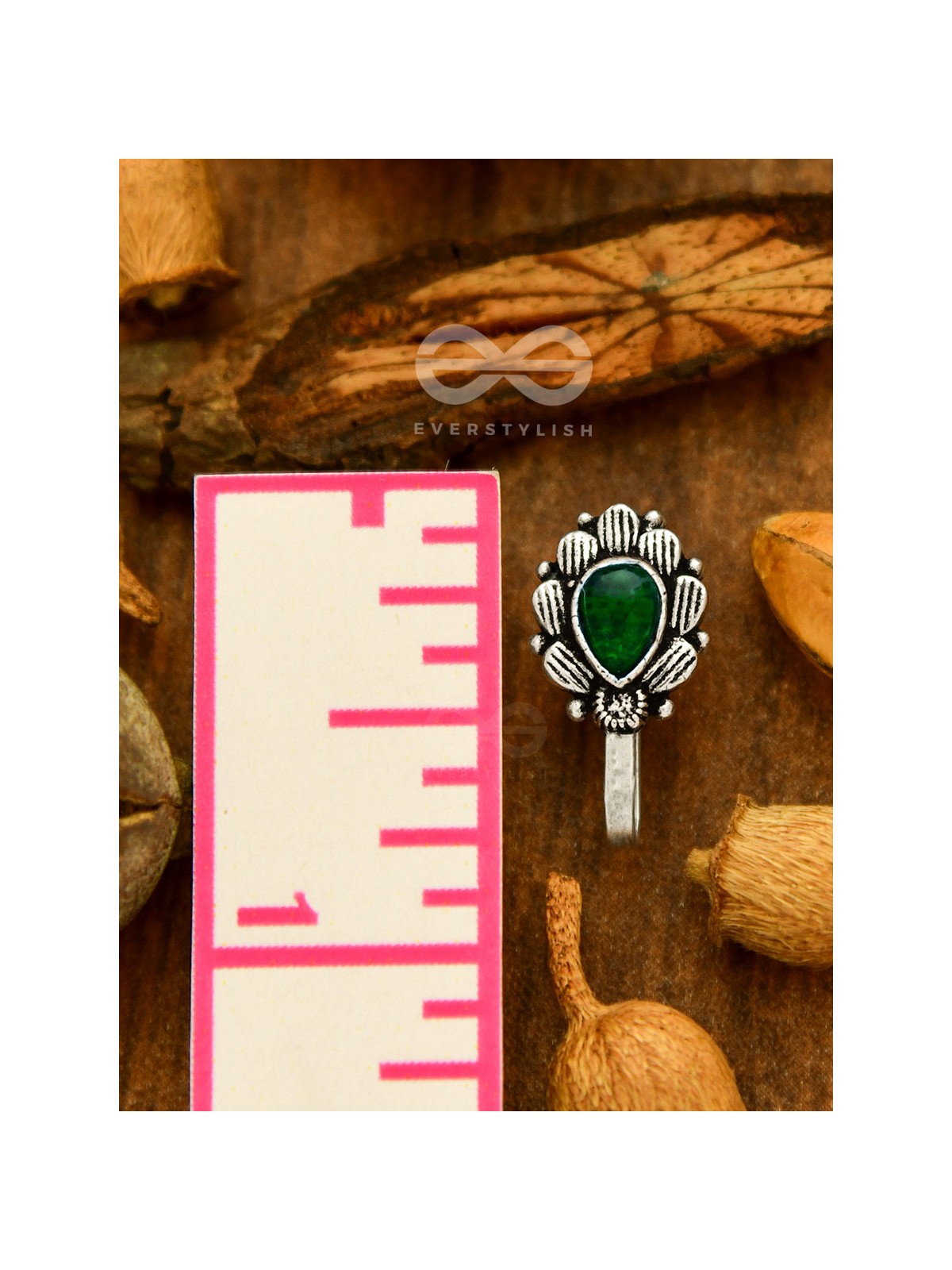 The Aztec Autumn Leaf - Oxidised Boho Nosepin (Green)