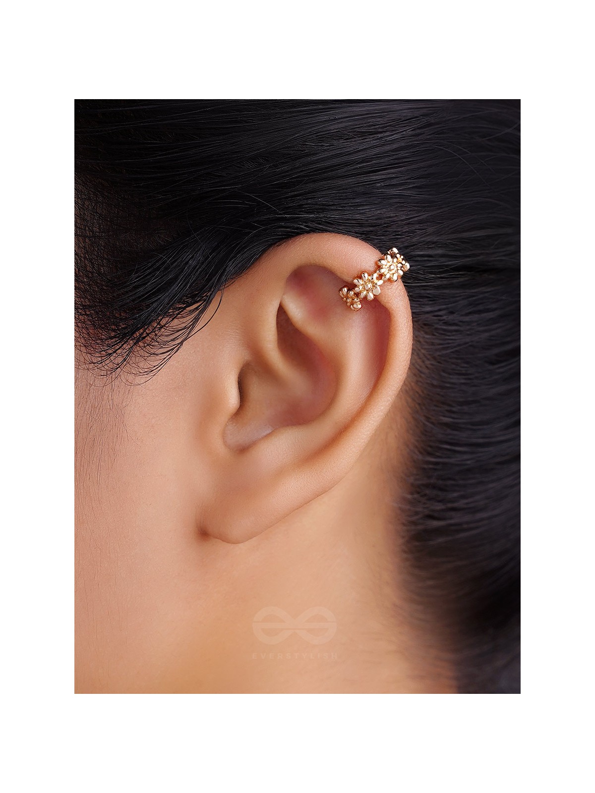Daisies in a band- Golden Adjustable Ear cuff (One Ear)