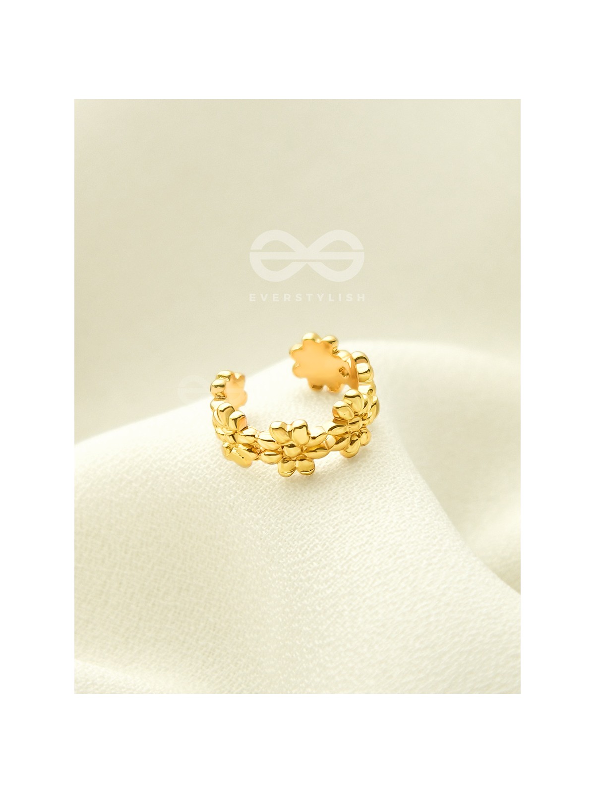 Daisies in a band- Golden Adjustable Ear cuff (One Ear)