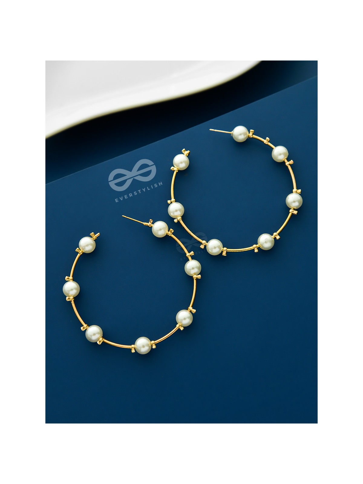 Pearl In The Gap- statement gold and pearl open hoops