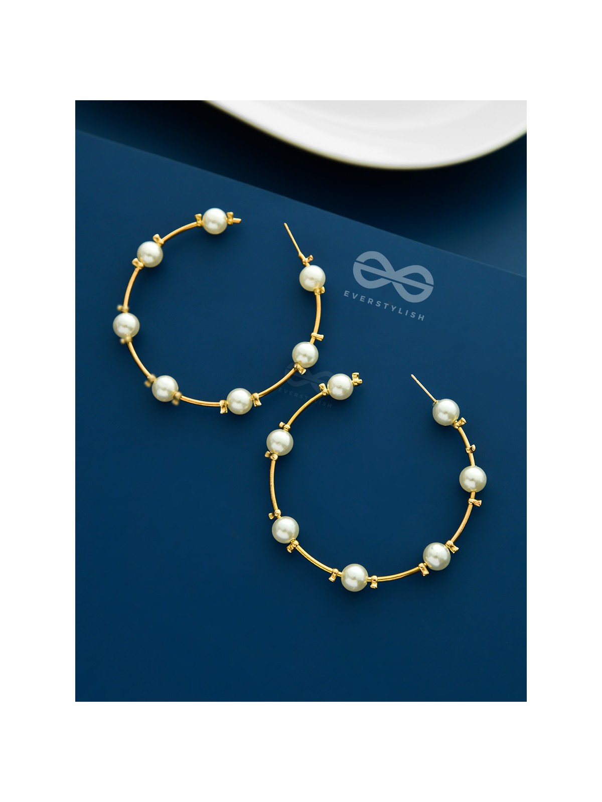 Pearl In The Gap- statement gold and pearl open hoops