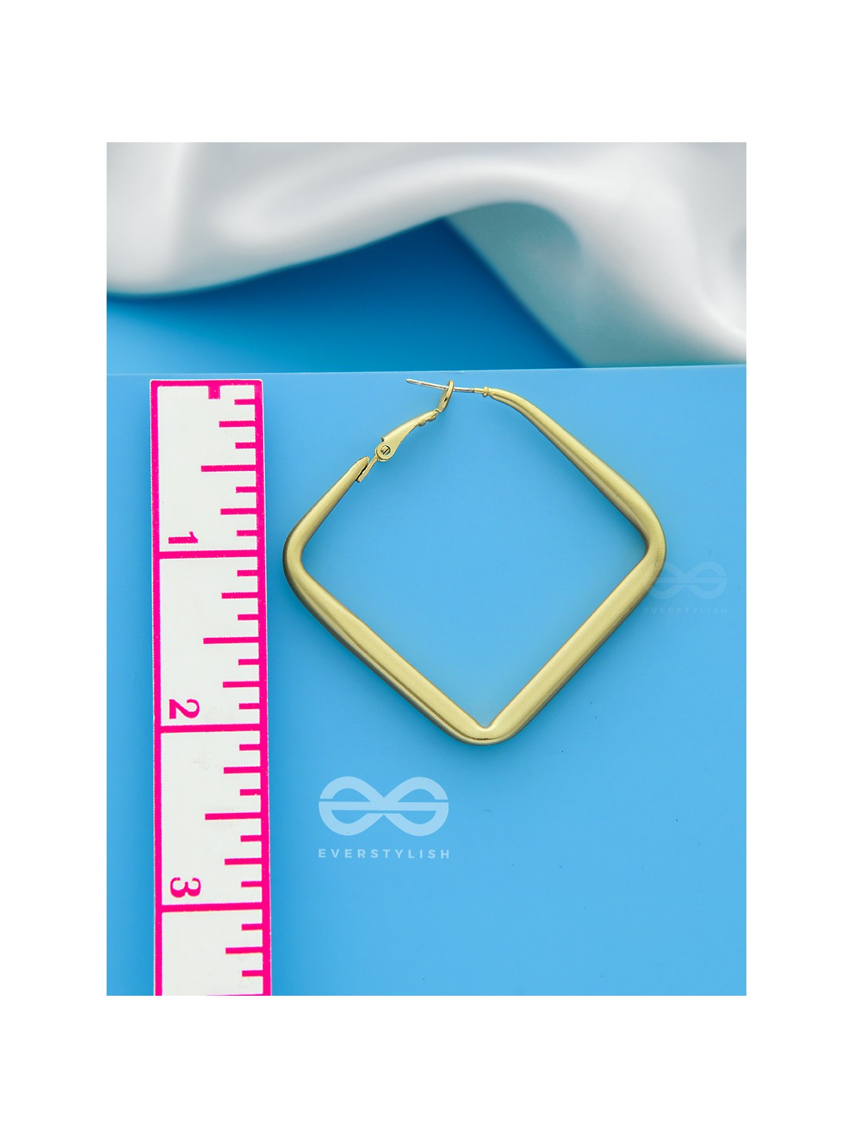 The Eccentric Squares - Golden Statement Hoops