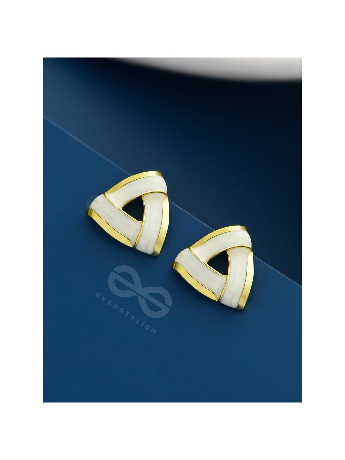 Miss Minimilist - ELegant Enamel  Earrings