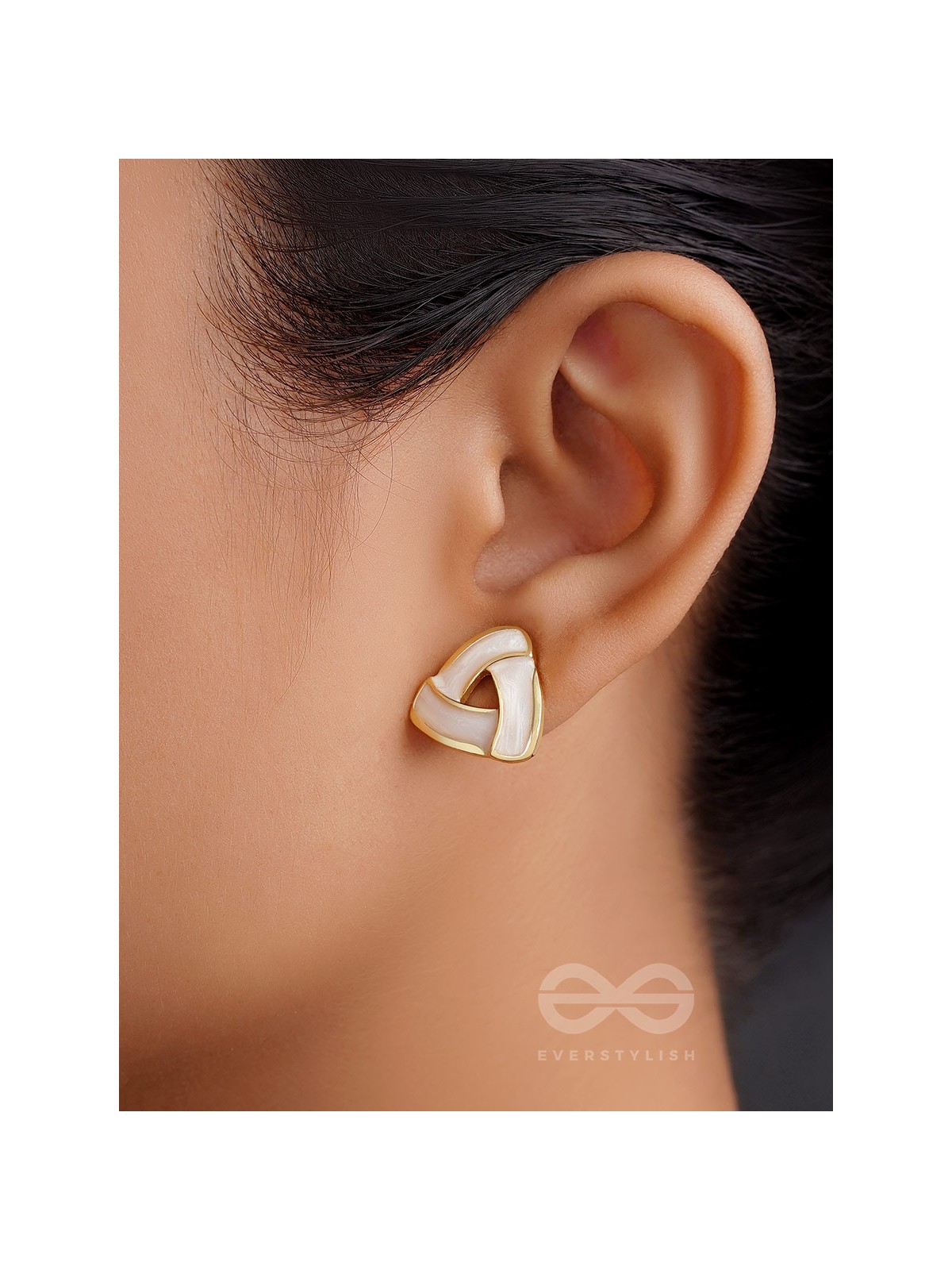 Miss Minimilist - ELegant Enamel  Earrings