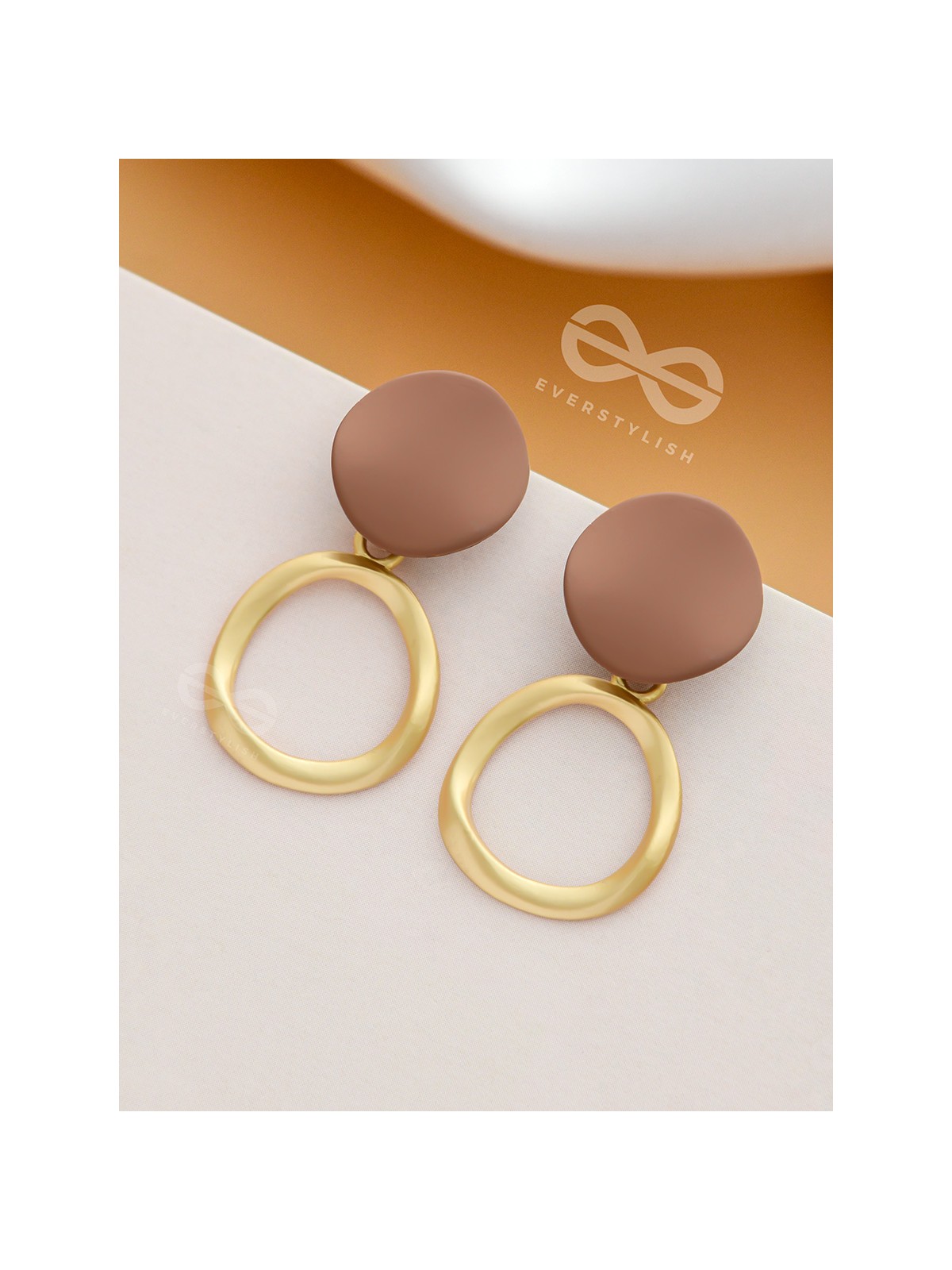 Miss Congeniality - Statement Golden Earrings