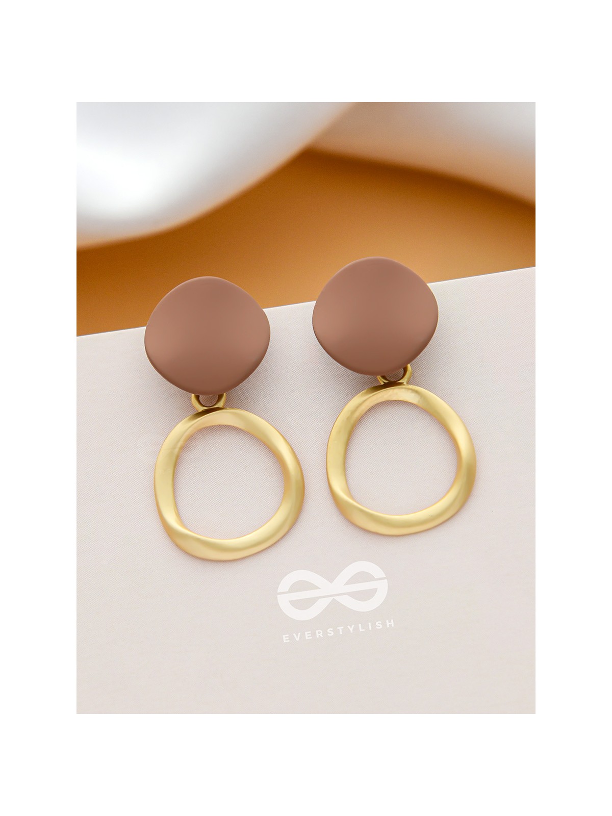 Miss Congeniality - Statement Golden Earrings