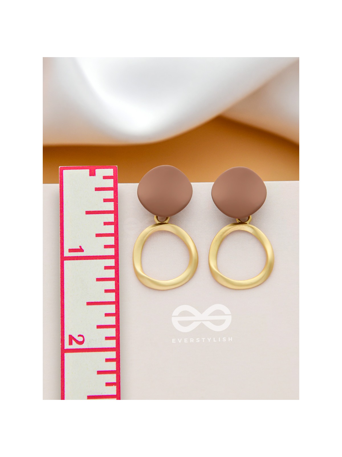 Miss Congeniality - Statement Golden Earrings