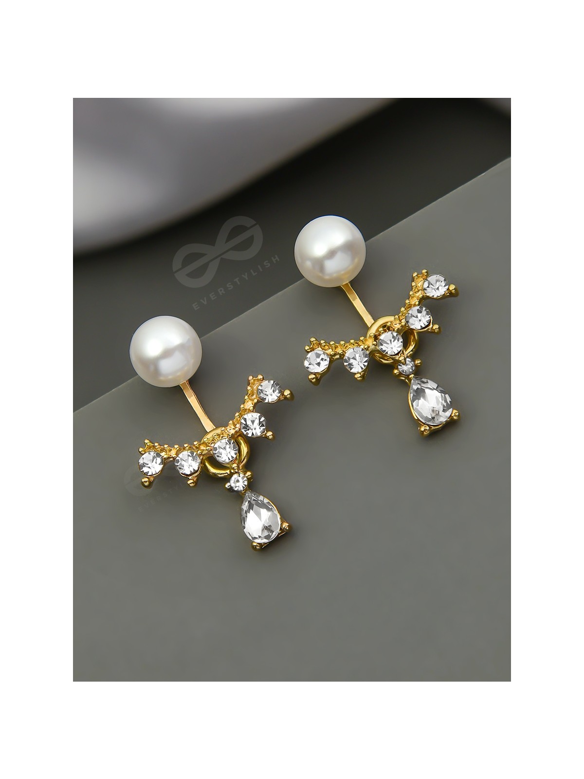 The Majestic Pearl Chandeliers - Golden Statement Earrings