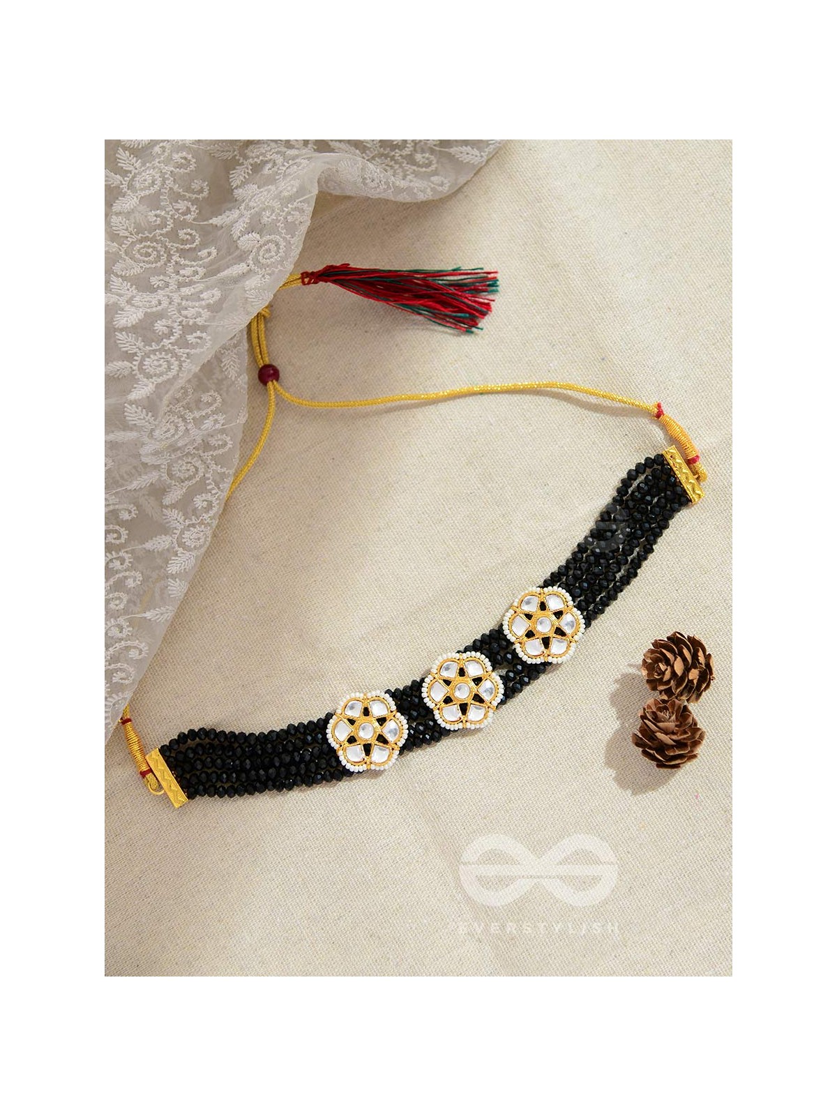 The Classy Elegance - Set of Statement Choker and Studs (Black)