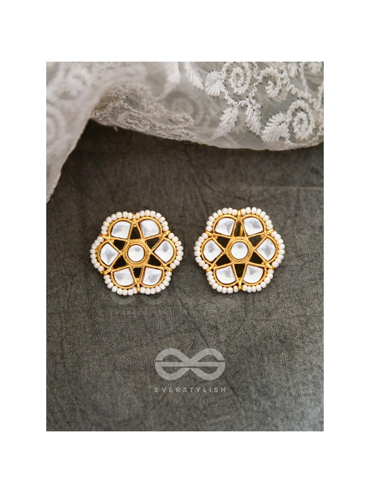 The Classy Elegance - Set of Statement Choker and Studs (Naive Peach)