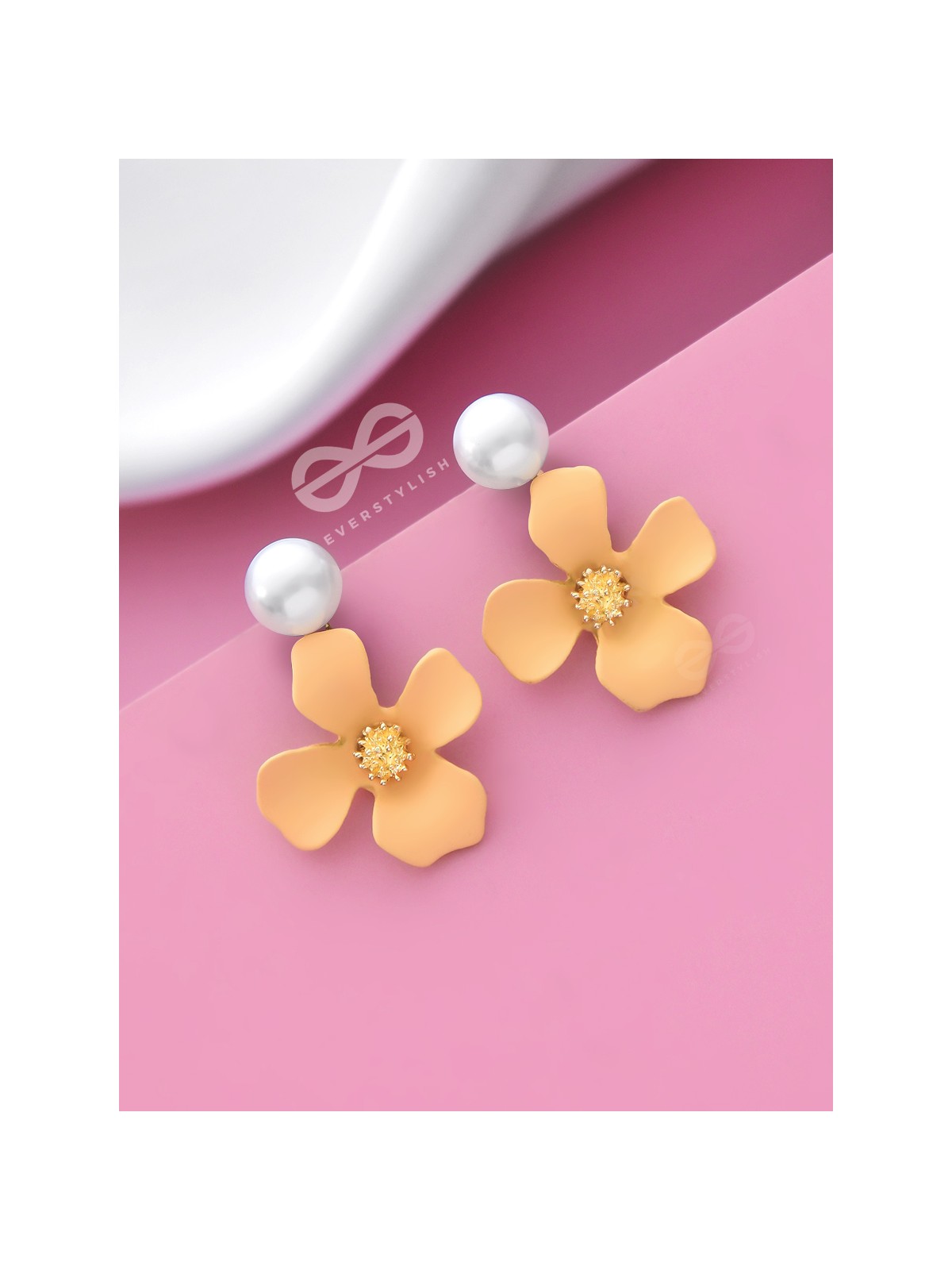 A FLORAL DELIGHT STATEMENT - PEARL EARRINGS