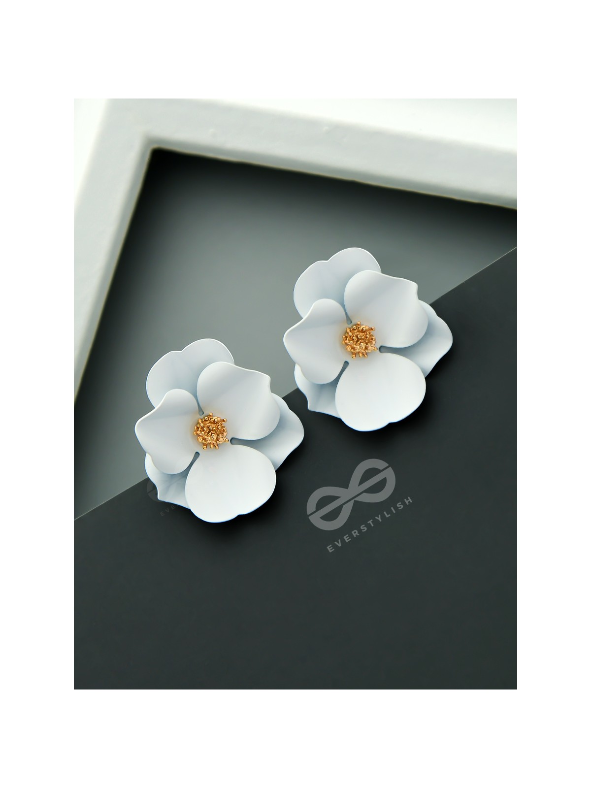 THE POISED PERIWINKLES - Statement Floral Studs (Snow)