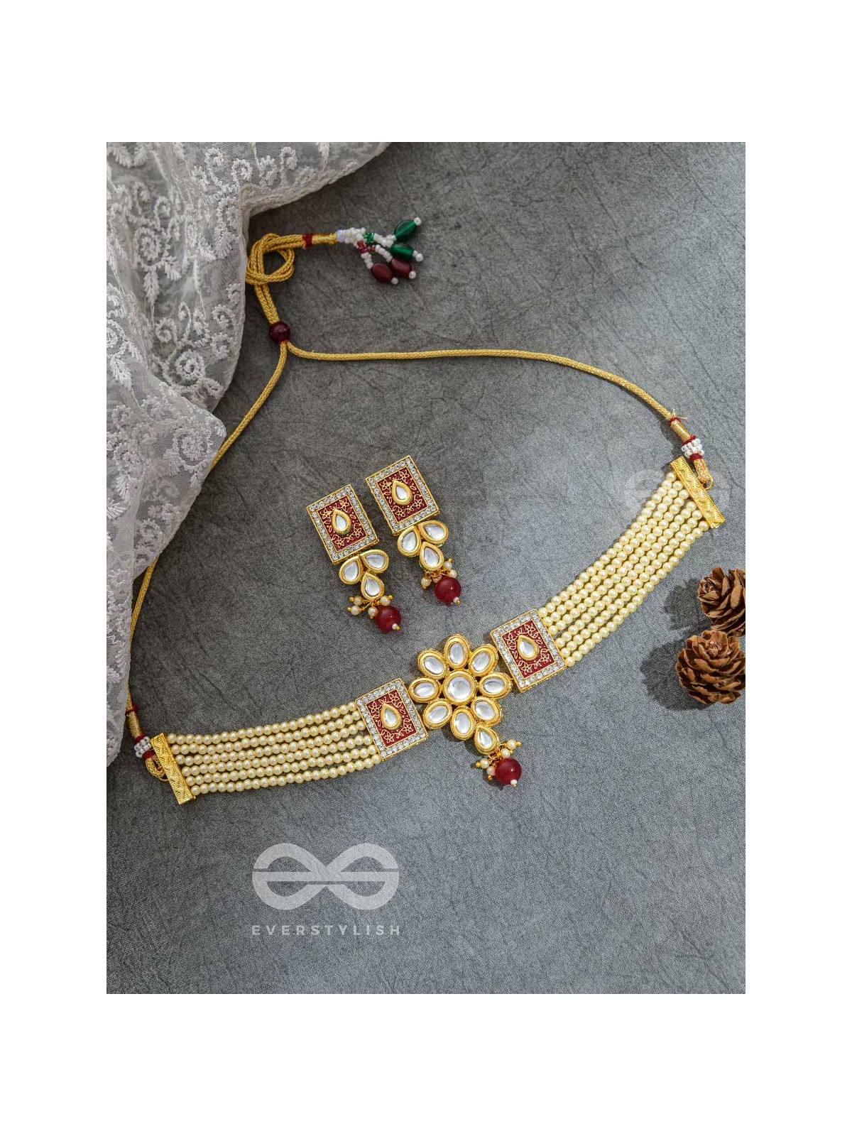 THE ETHERAL ELEGANCE - SET OF STATEMENT CHOKER AND EARRINGS (Pastel pink)