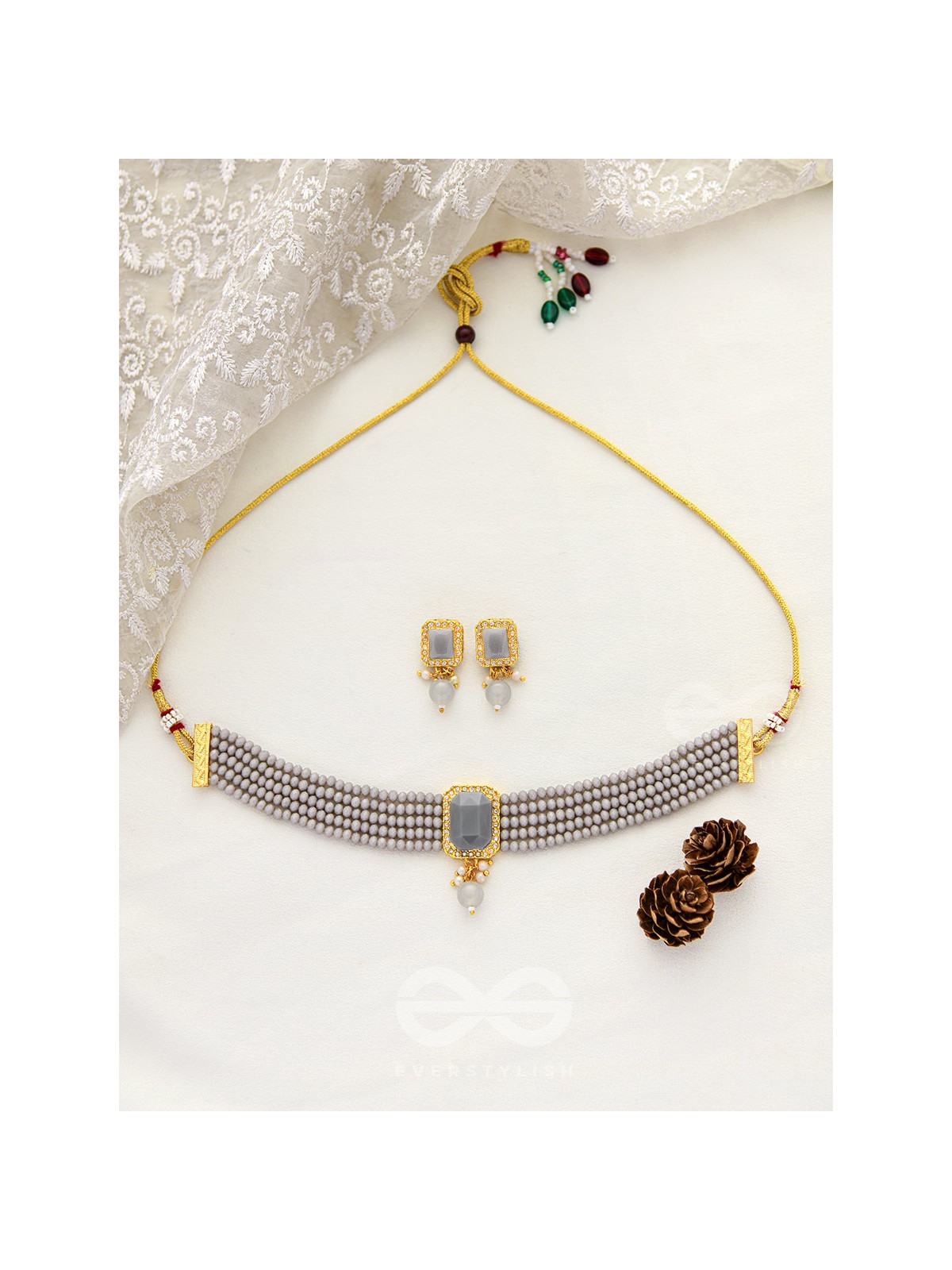 THE MYSTICAL MAGNIFICENCE - SET OF STATEMENT CHOKER AND EARRINGS (GREY)