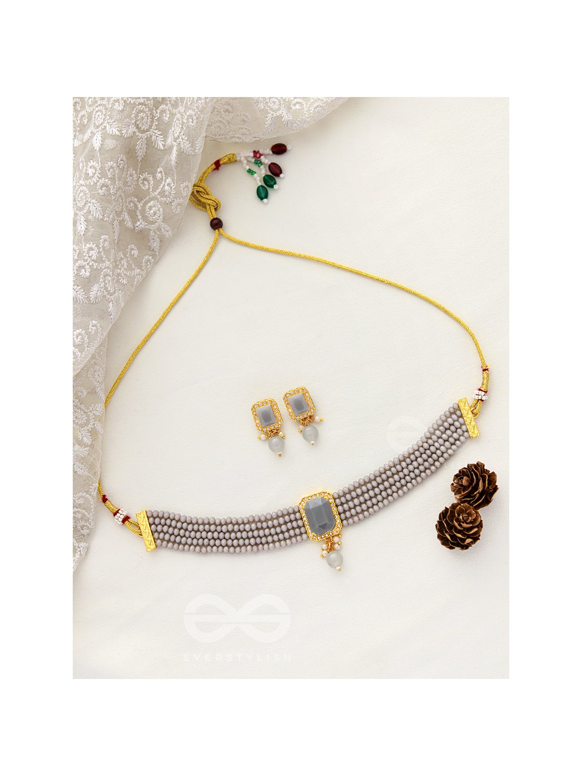 THE MYSTICAL MAGNIFICENCE - SET OF STATEMENT CHOKER AND EARRINGS (GREY)