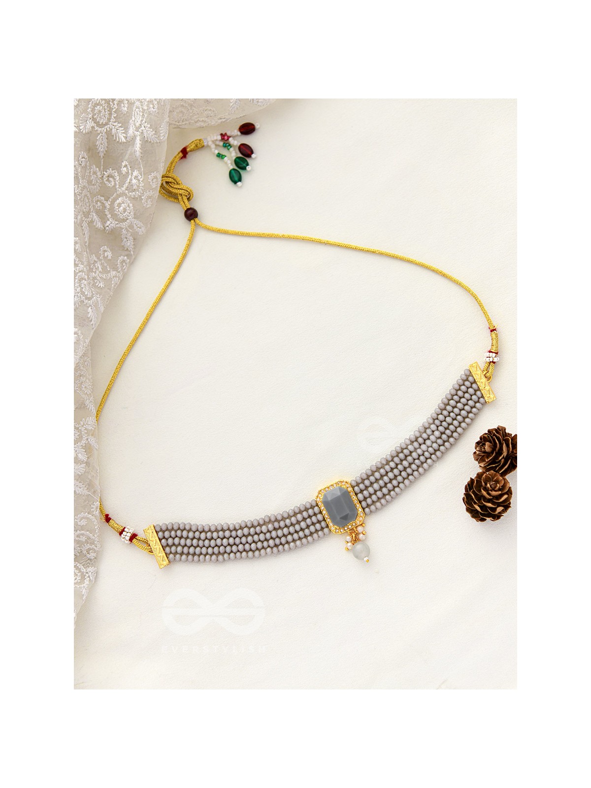 THE MYSTICAL MAGNIFICENCE - SET OF STATEMENT CHOKER AND EARRINGS (GREY)