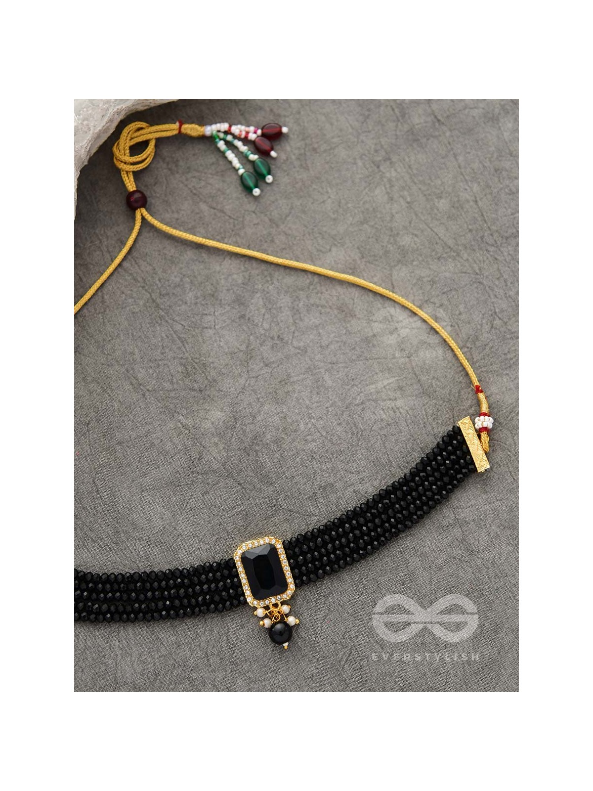 THE MYSTICAL MAGNIFICENCE - SET OF STATEMENT CHOKER AND EARRINGS (Black)