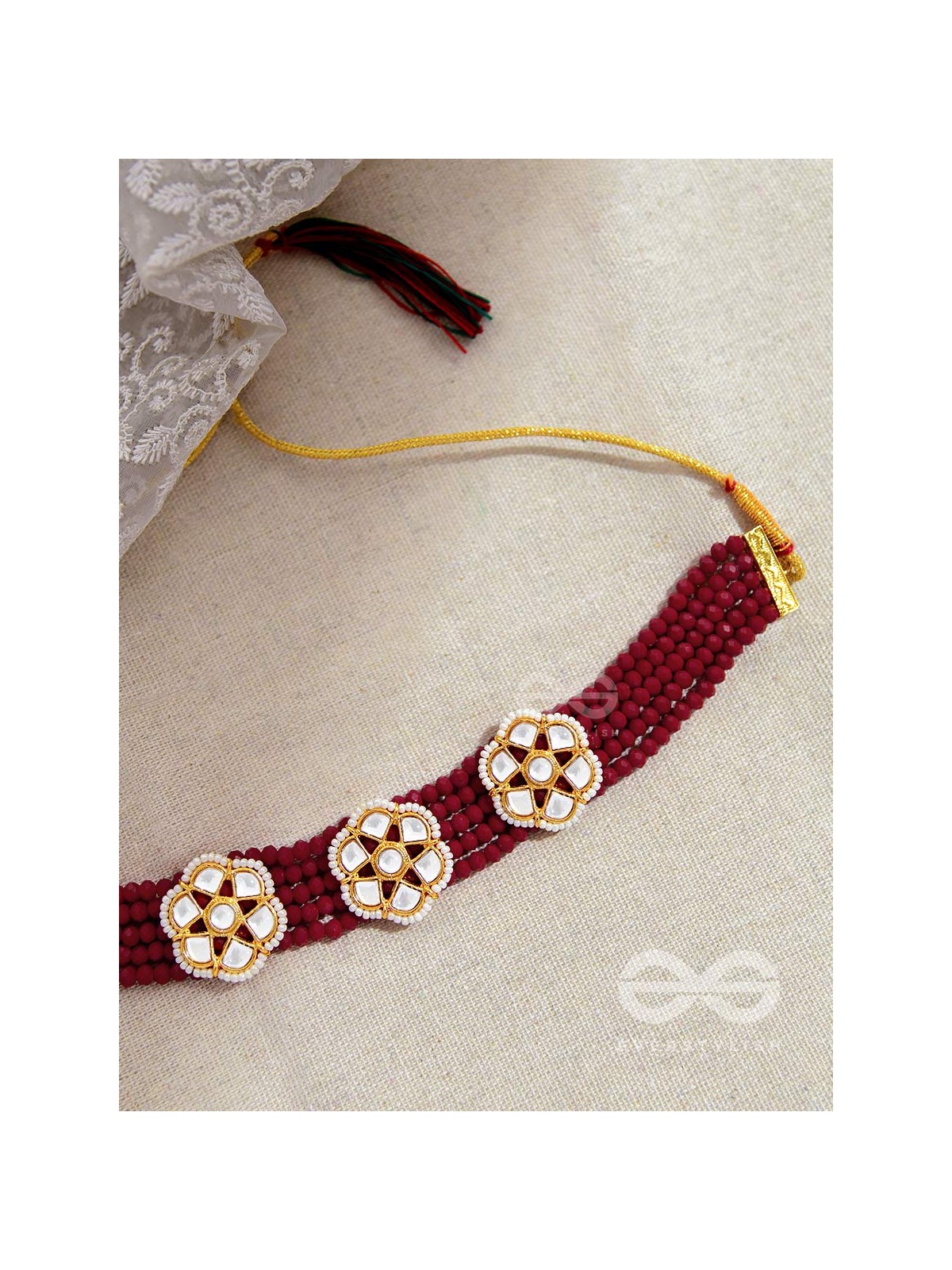 THE CLASSY ELEGANCE - SET OF STATEMENT CHOKER AND STUDS (Blood red)