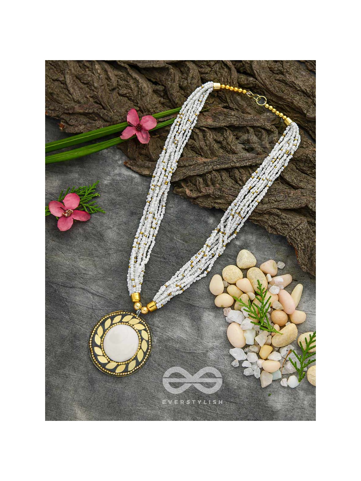 The Timeless Elegance- Beautiful Beaded Neckpiece (White)