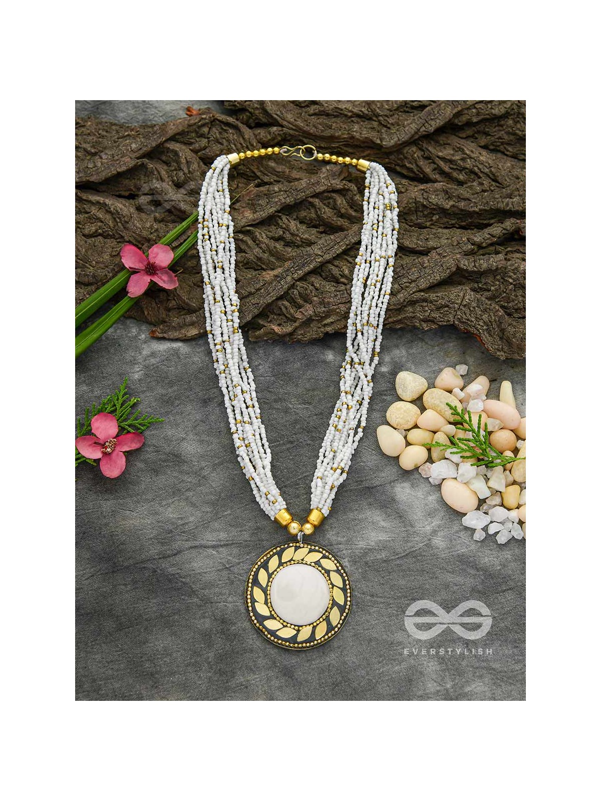 The Timeless Elegance- Beautiful Beaded Neckpiece (White)