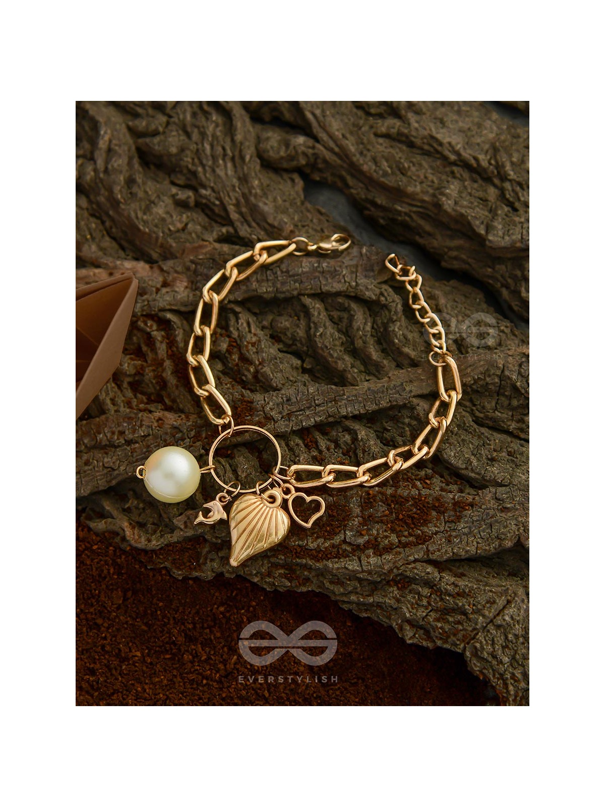 Life's a Beach - Sea-lover's Statement Bracelet