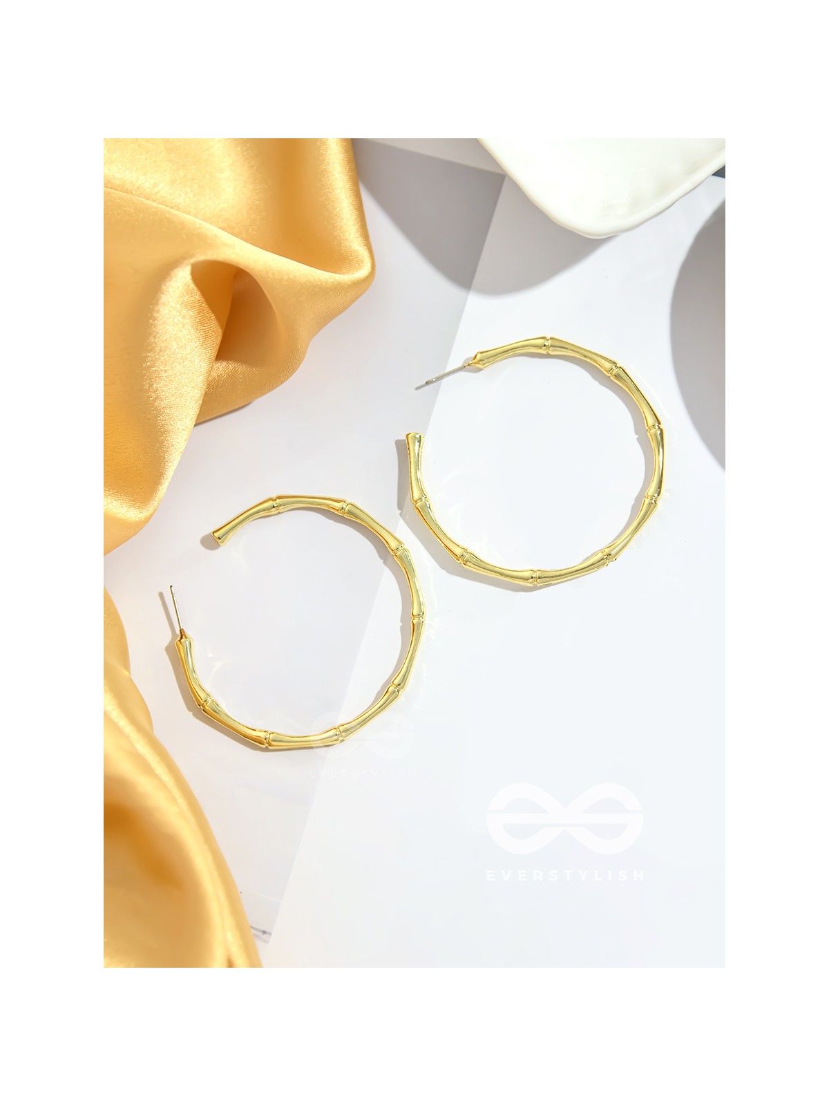 The Enso Circle- Elegant Golden Hoops