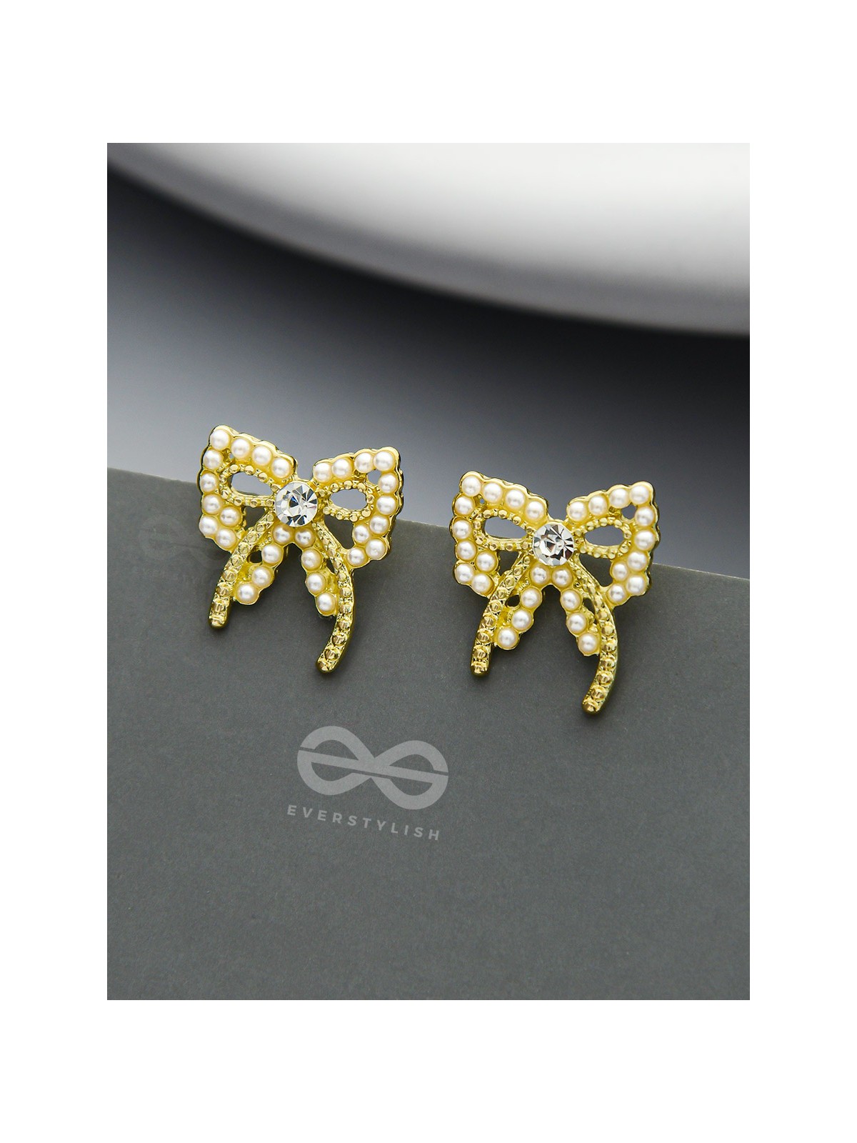 Pearlescent Cravats- Gem Stone and Pearls Studded Golden Earrings 