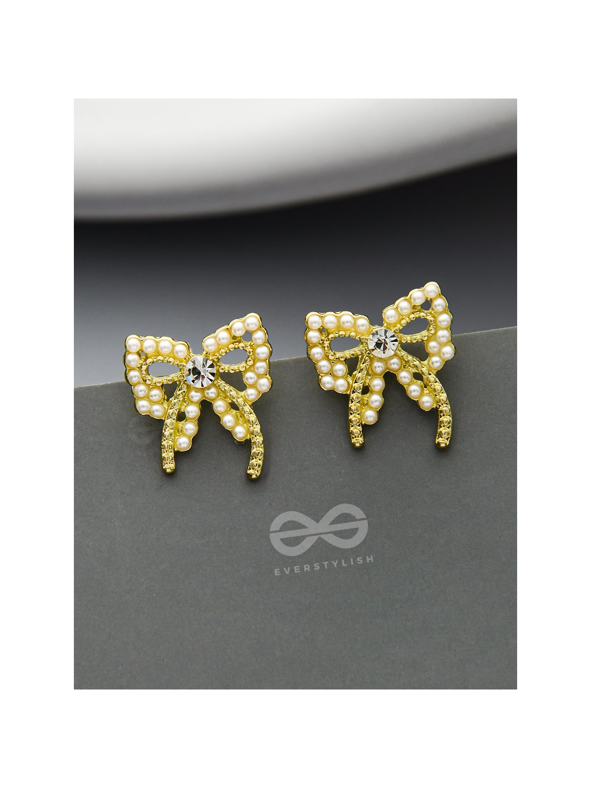 Pearlescent Cravats- Gem Stone and Pearls Studded Golden Earrings 