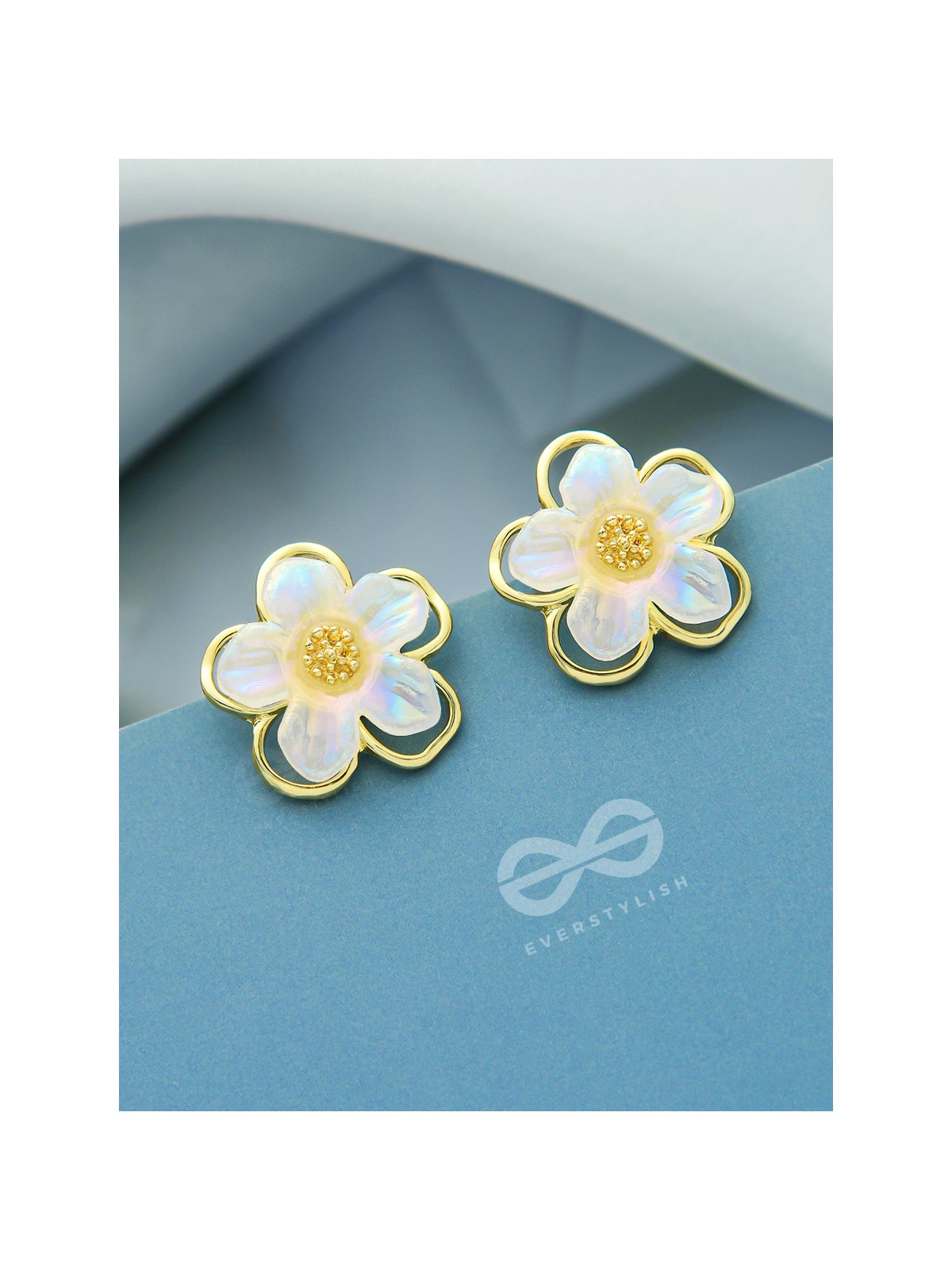 Delightful Daisies- White and Golden Earrings
