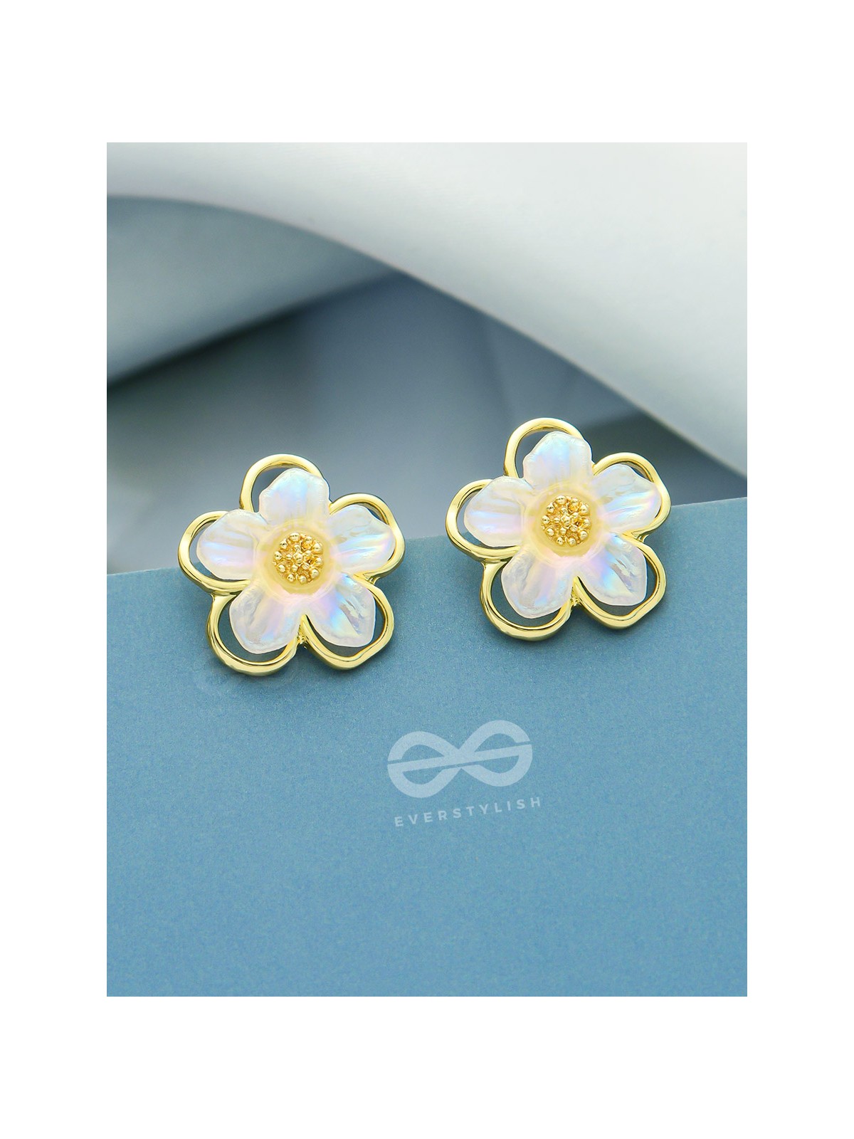 Delightful Daisies- White and Golden Earrings
