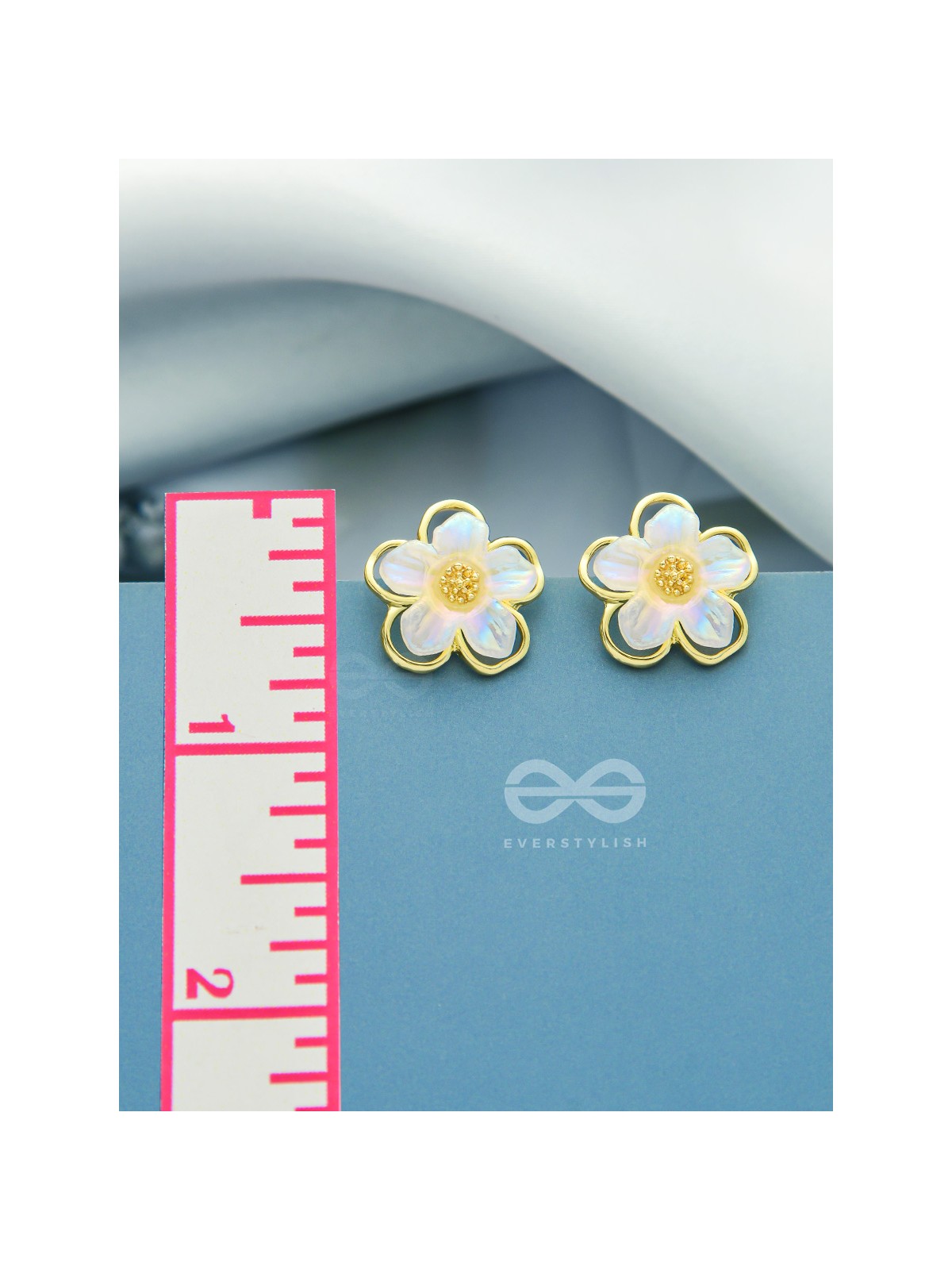Delightful Daisies- White and Golden Earrings