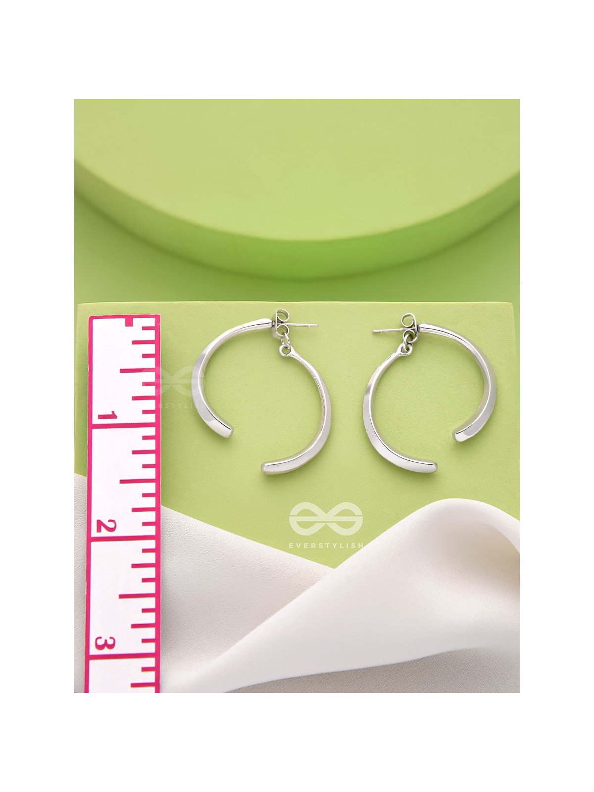 The Broken Bow- Elegant Silver Earrings