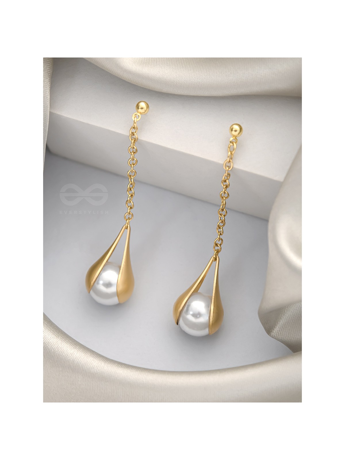 The Hanging Moon- Golden Pearl Earrings