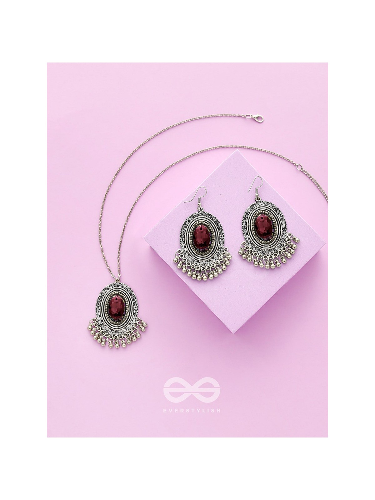 The Victorian Spell - Purple Crystals Silver Necklace and Earrings Set