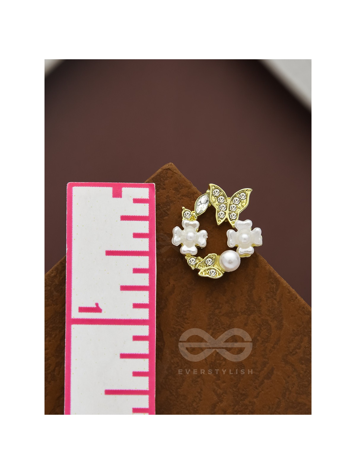  THE PEARLY WREATH- GOLDEN PEARL and Rhinestones EARRINGS