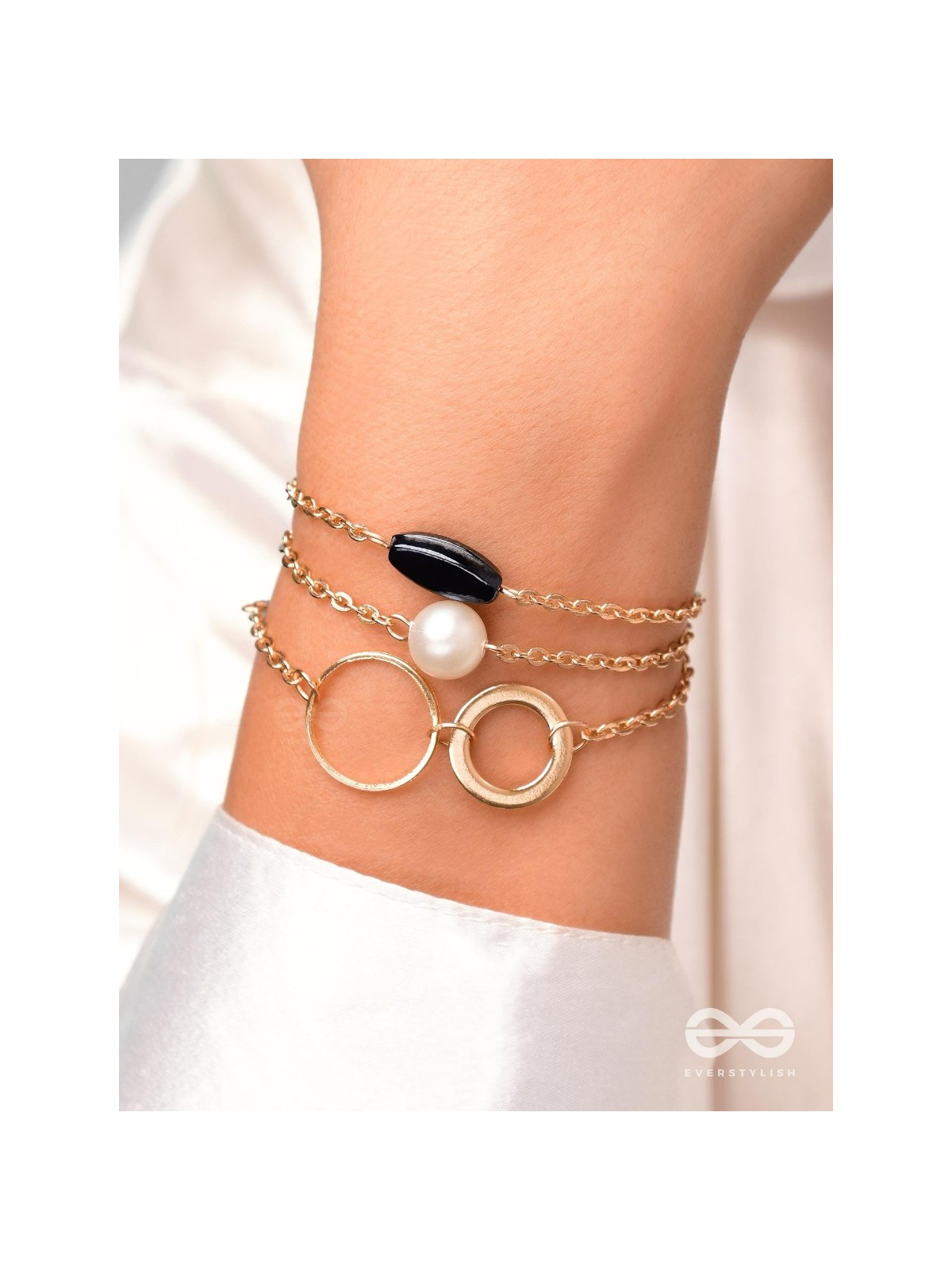 Day 'n' Nite- Pearl and Stones Studded Golden Bracelet