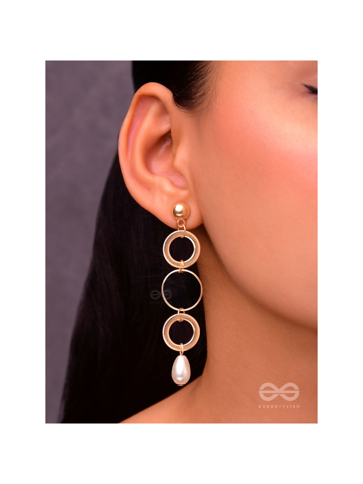 The Drizzly Loops- Golden Pearl Earrings