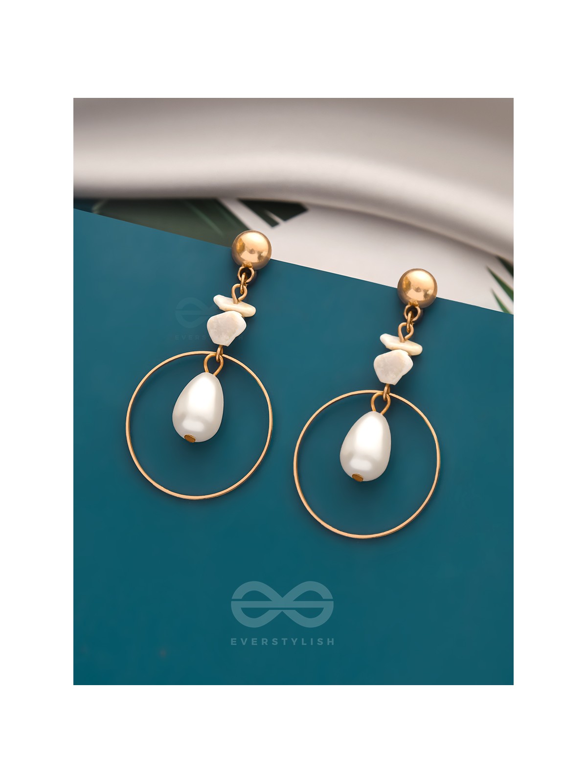 The Lord of the Rings- Golden Pearl Earrings