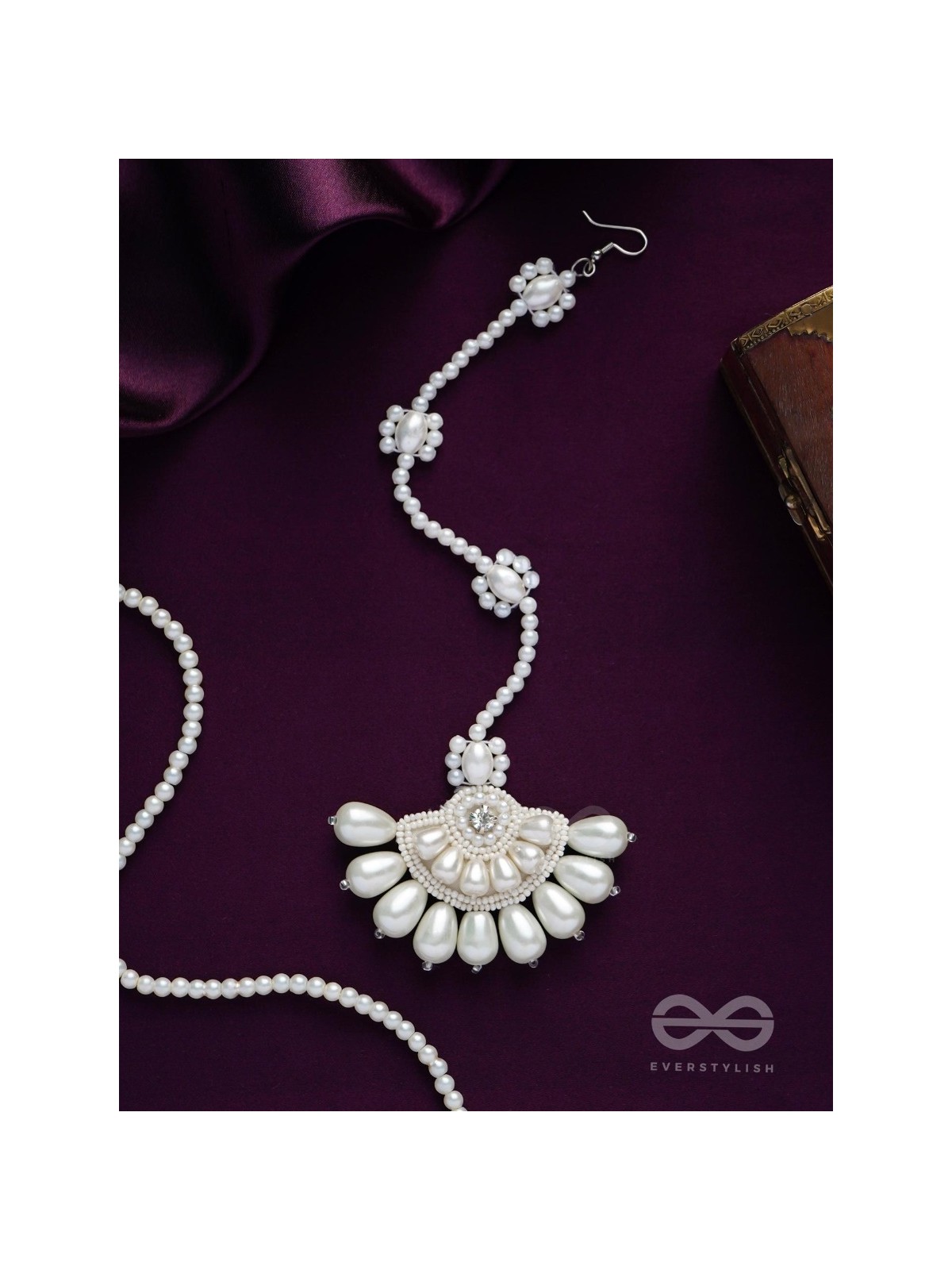 SAIKAVALI - DECORATED WITH PEARLS - STONE, BEADS AND PEARLS EMBROIDERED MAANGTIKA