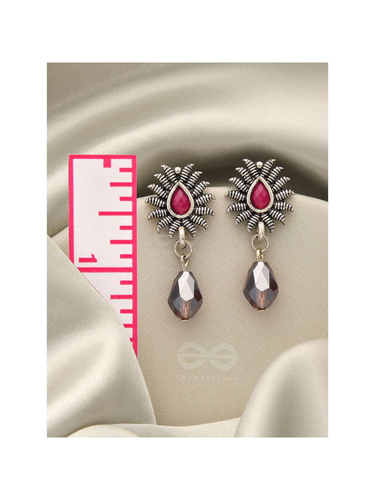 DROPS OF LIGHT- TINY TRINKET EARRINGS (Carmine Red)