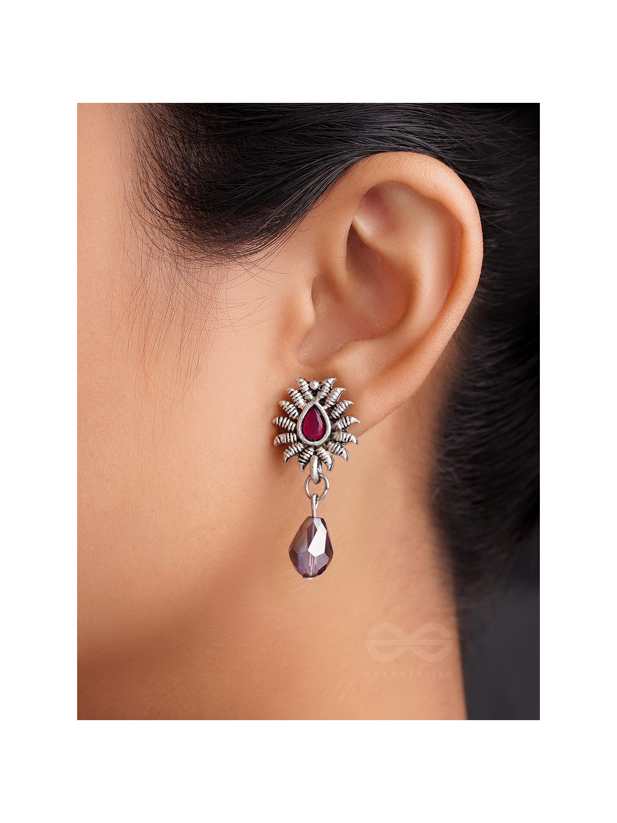 DROPS OF LIGHT- TINY TRINKET EARRINGS (Carmine Red)