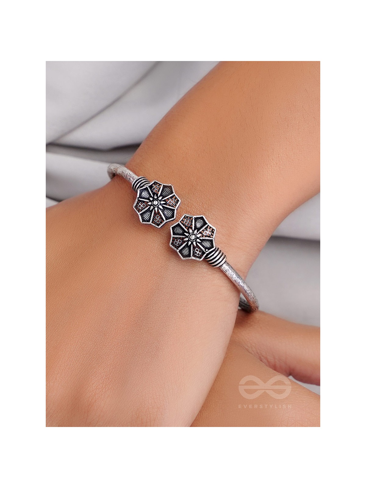 Misty Snowflakes- Oxidised Bangle Bracelet