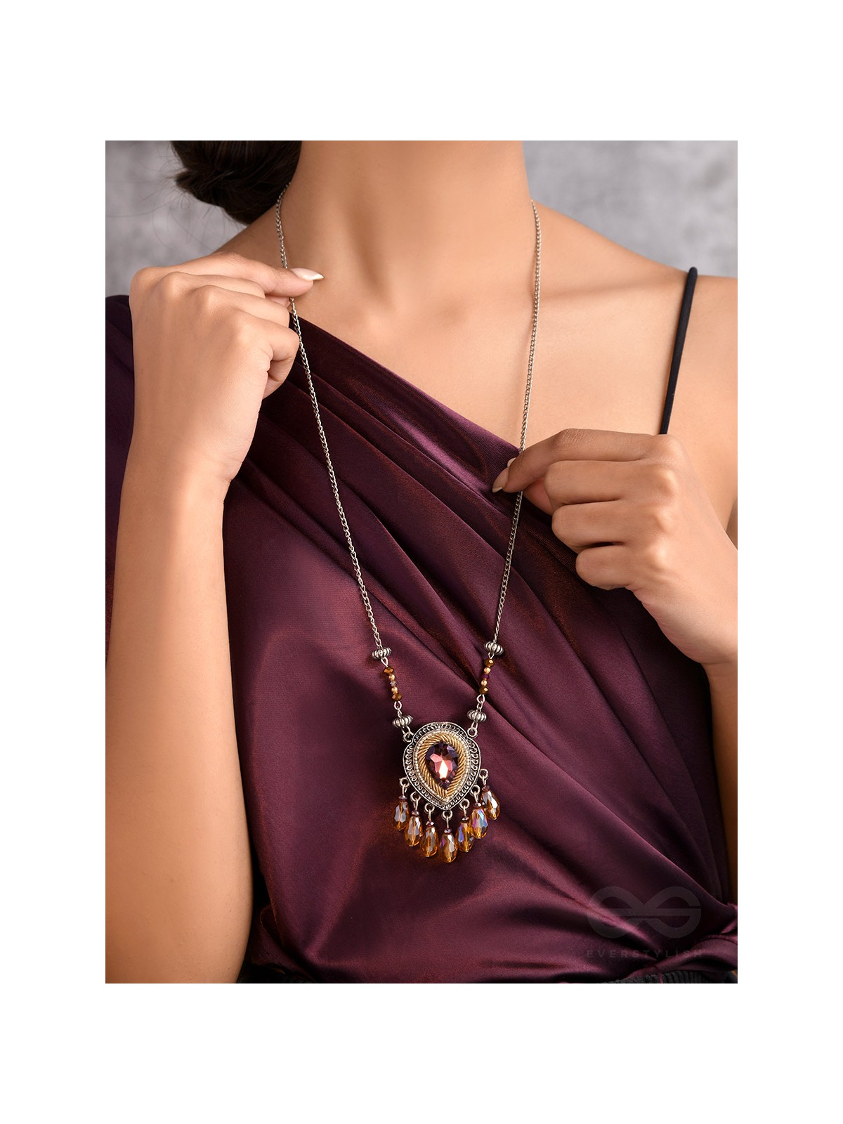 Peshana- The Gorgeous Trinket- Stone and Glass Beads Embroidered Necklace (Rust Orange) 