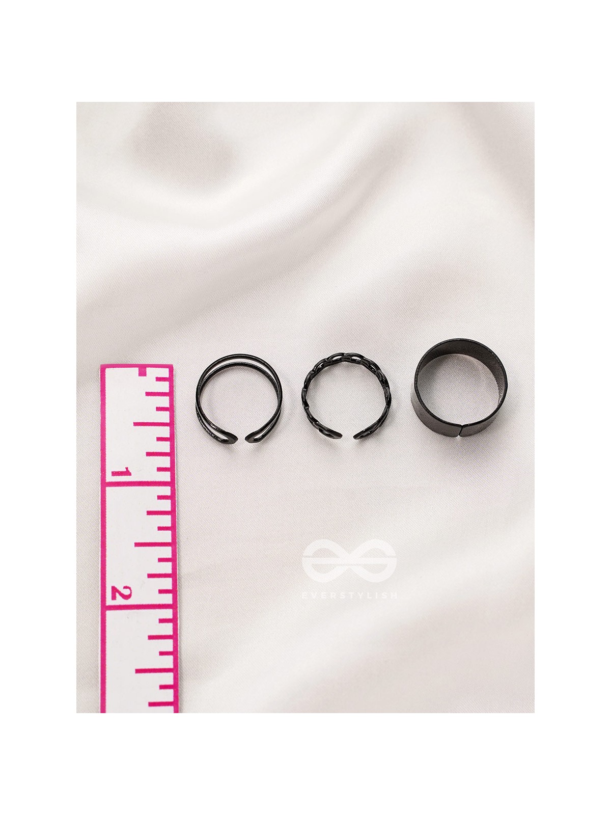 Bands n Chains- Set of 3 Black Rings